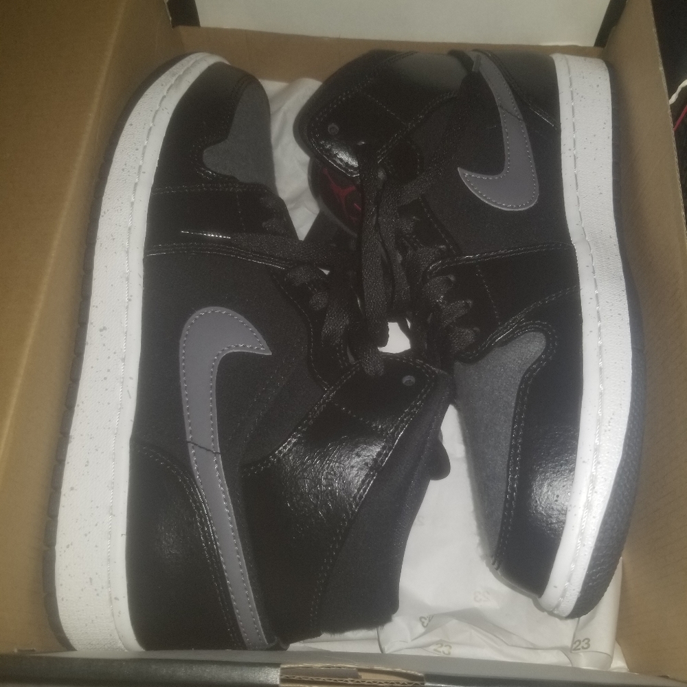 Air Jordan 1 Mid Prem